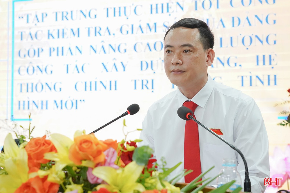 Đồng chí Phan Thanh Tuấn - Chi bộ Cơ quan UBKT phát biểu tham luận. bqbht_br_dh7.jpg