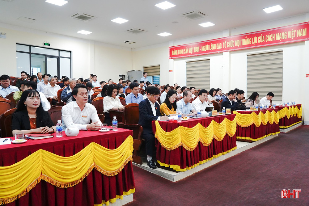 Đại biểu dự hội nghị.