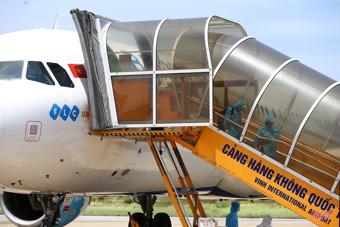 2 chuyến bay đón 394 công dân Hà Tĩnh từ các tỉnh phía Nam về quê an toàn