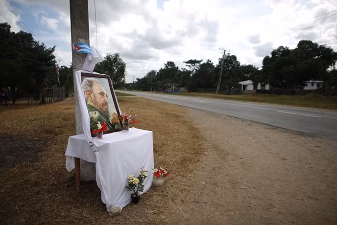 doan xe tang dua lanh tu fidel castro ve chiec noi cach mang