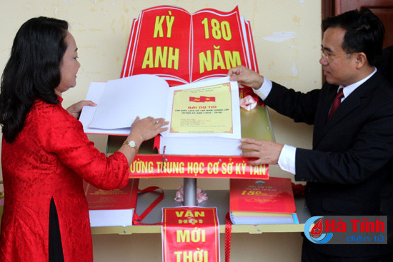 trao thuong thi tim hieu lich su 180 nam thanh lap huyen ky anh