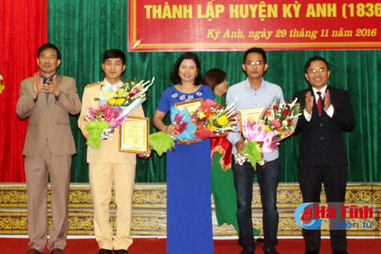 trao thuong thi tim hieu lich su 180 nam thanh lap huyen ky anh