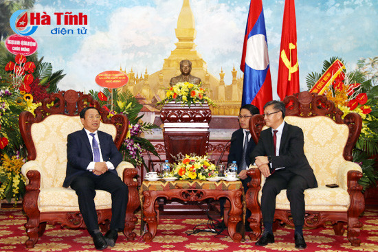 bi thu tinh uy chuc mung quoc khanh chdcnd lao