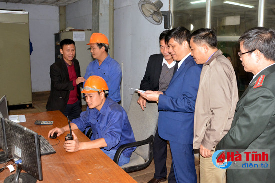 thu truong bo y te kiem tra dam bao an toan thuc pham tai ha tinh