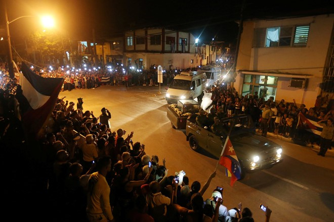 doan xe tang dua lanh tu fidel castro ve chiec noi cach mang