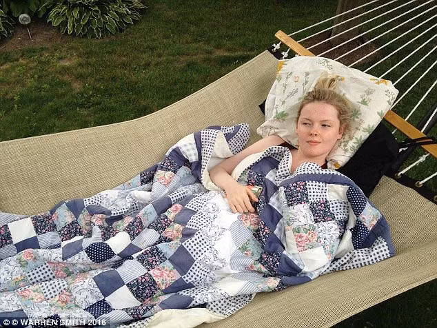 chuyen ve nguoi dep ngu trong rung co that trong doi song