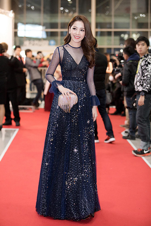 my nhan viet mac dep nhat tuan qua