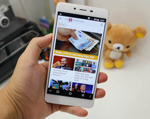 6 smartphone duoi 5 trieu dong dang chu y moi ve viet nam