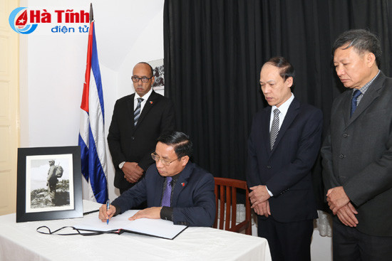 bi thu tinh uy le dinh son vieng lanh tu fidel castro