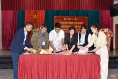 Hà Tĩnh khẩn trương kiểm phiếu bầu cử