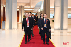 Đoàn Hà Tĩnh và các đoàn đại biểu dự phiên thảo luận tại hội trường