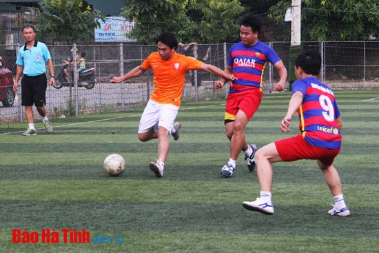 Khai mạc Giải bóng đá Cúp Hội Nhà báo Hà Tĩnh lần thứ 2 ảnh 7