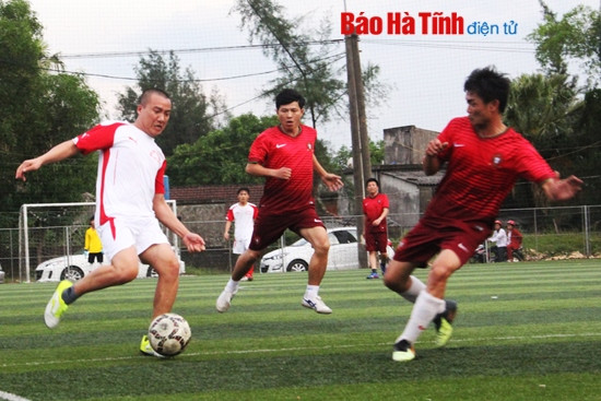 Các đội tham dự giải Các đội bóng thi đấu sôi nổi, cống hiến cho khán giả nhiều trận cầu hay và kịch tính