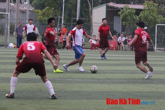 Các đội tham dự giải Các đội bóng thi đấu sôi nổi, cống hiến cho khán giả nhiều trận cầu hay và kịch tính