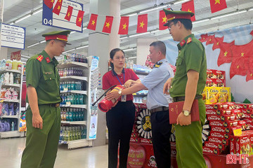 Kiểm soát hỏa hoạn tại các chợ, trung tâm thương mại dịp Tết Nguyên đán