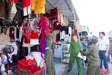 Đồng loạt ra quân giải tỏa, lập lại trật tự hành lang an toàn giao thông