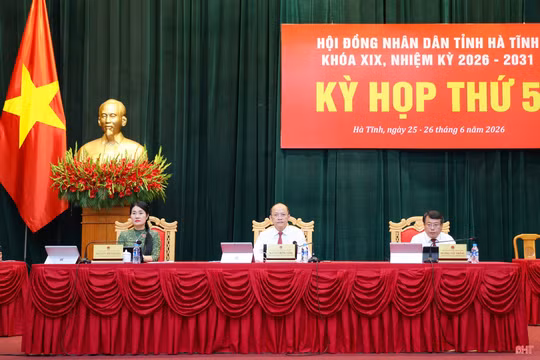 Khẩn trương xây dựng chương trình hành động, kế hoạch cụ thể thực hiện các nghị quyết