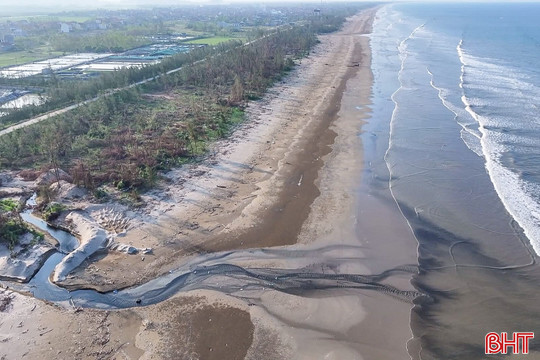 Nước thải từ ao hồ nuôi tôm "bức tử" môi trường