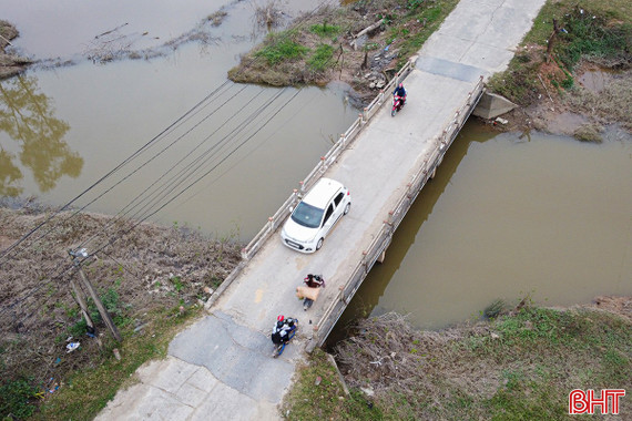 Nơm nớp khi qua cầu gần 50 năm tuổi