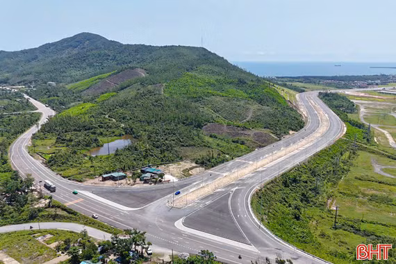 Đẩy mạnh hoàn thiện hạ tầng phục vụ dự án trọng điểm tại KKT Vũng Áng