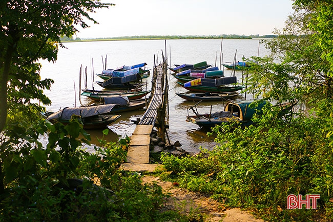 Dòng sông chở nặng ân tình