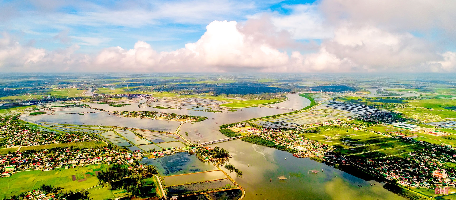 Dòng sông chở nặng ân tình