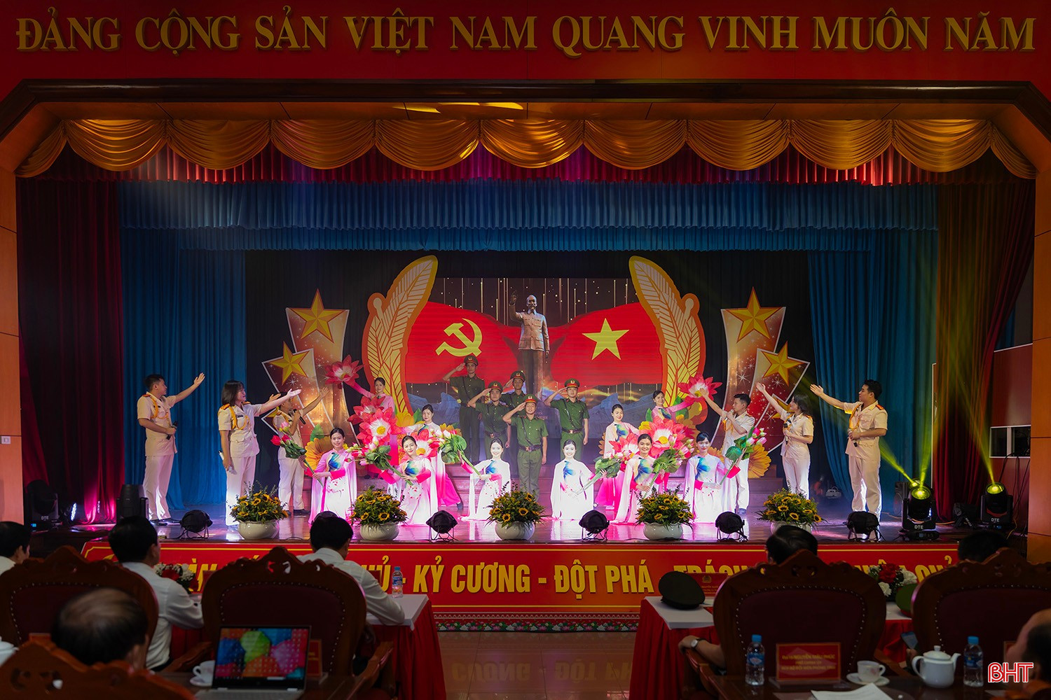 Chương trình văn nghệ chào mừng. bqbht_br_tdt09097-copy.jpg
