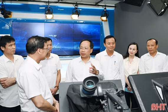 Bí thư Tỉnh ủy: Báo và phát thanh, truyền hình Hà Tĩnh tạo niềm tin, có sức lan tỏa mạnh mẽ