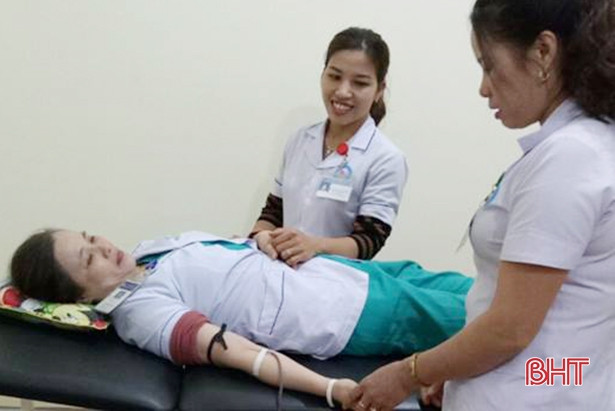 Điều dưỡng BVĐK Hương Khê hiến máu cứu sản phụ qua cơn nguy kịch