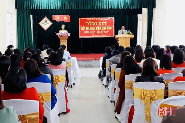 Thị xã Hồng Lĩnh công nhận 96 giáo viên dạy giỏi