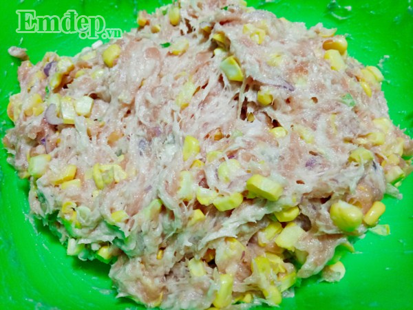 Chả bắp chiên thịt thơm ngon cho bé ngày đầu tuần