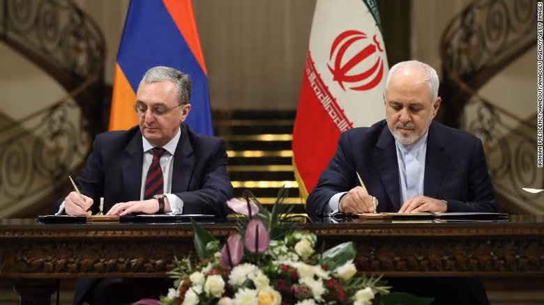 Ngoại trưởng Iran quay trở lại làm việc 2 ngày sau khi tuyên bố từ chức