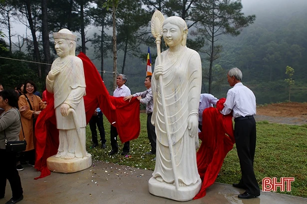 Chùa Hang Hà Tĩnh tổ chức lễ an vị tượng Đức Phật đản sanh