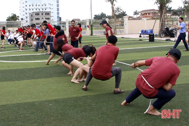 CBVC Báo Hà Tĩnh vui thể thao mừng Ngày Quốc tế Phụ nữ 8/3