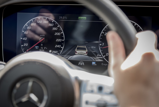 Mercedes-Benz triệu hồi nhiều xe vừa xuất kho vì thiếu an toàn