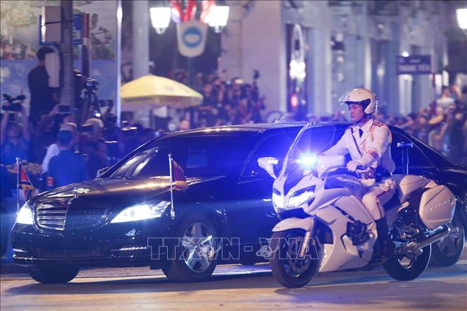 Tổng thống Mỹ và Nhà lãnh đạo Triều Tiên kết thúc bữa tối và trở về khách sạn