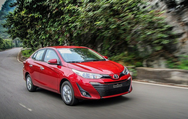 Mất ngôi vương, Toyota Việt Nam giảm giá hàng loạt xe lắp ráp