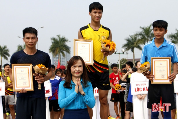 Sôi nổi giải Việt dã toàn tỉnh Hà Tĩnh năm 2019