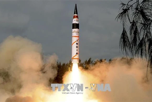 Ấn Độ thử thành công tên lửa đất đối không