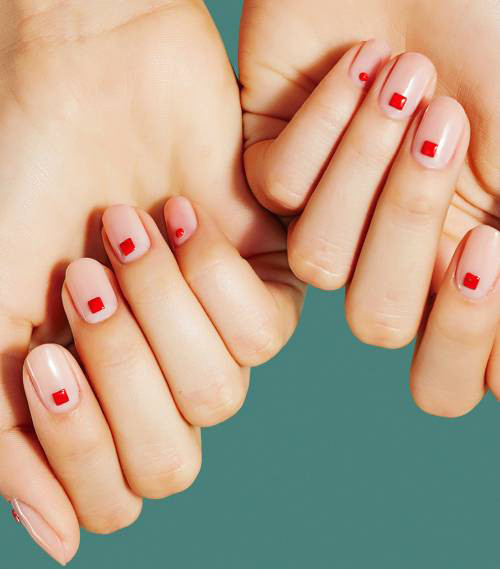 Những mẫu móng tay cho cô dâu chọn đám cưới tối giản