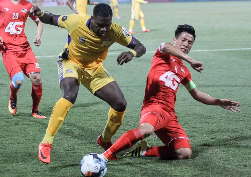 Trung vệ Bùi Tiến Dũng và bàn thắng đầu tiên ở sân chơi V.League