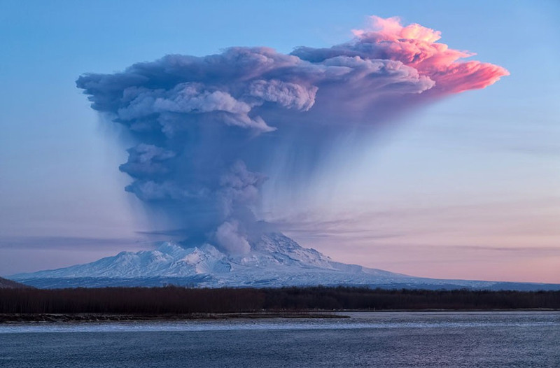 nhung hinh anh nui lua phun trao am anh trong nam 2017