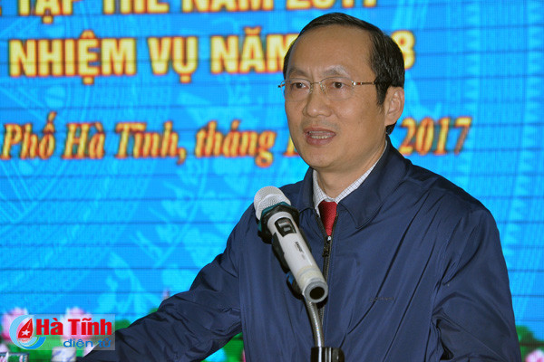 phat trien kinh te tap the theo chieu sau gan voi tim dau ra san pham