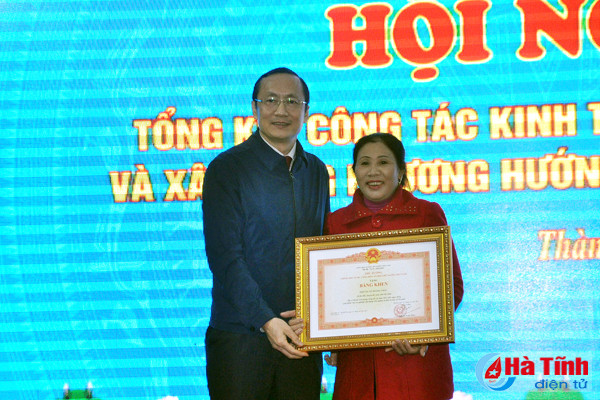 phat trien kinh te tap the theo chieu sau gan voi tim dau ra san pham