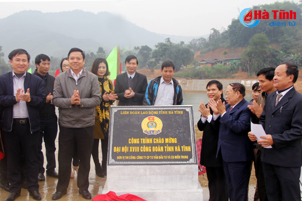 gan bien cau trung luu chao mung dai hoi cong doan ha tinh