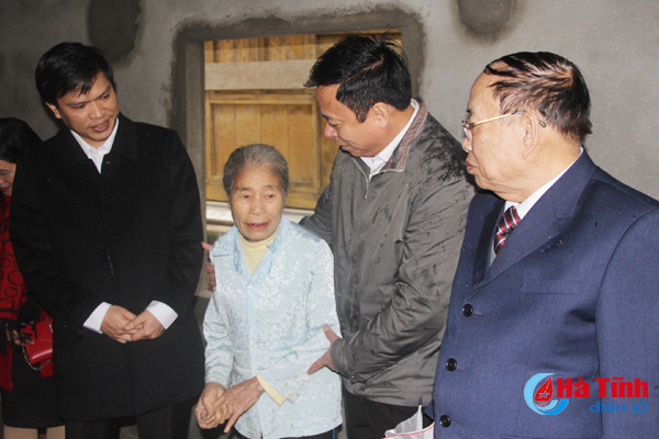 gan bien cau trung luu chao mung dai hoi cong doan ha tinh