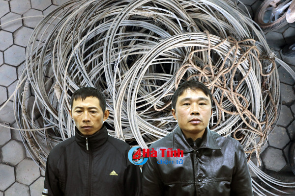 dung xe bo lop trom day dien noi minh lam cong nhan