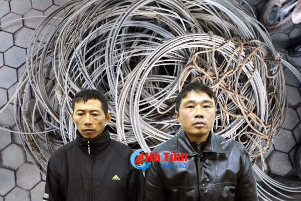 dung xe bo lop trom day dien noi minh lam cong nhan