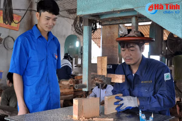 chang thanh nien ha tinh dua do go my nghe sang han quoc nhat ban