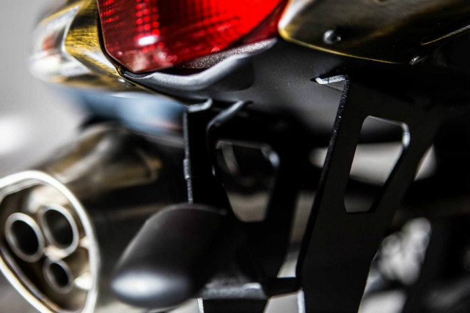 moto morini xe dong tay dat xat ra mieng